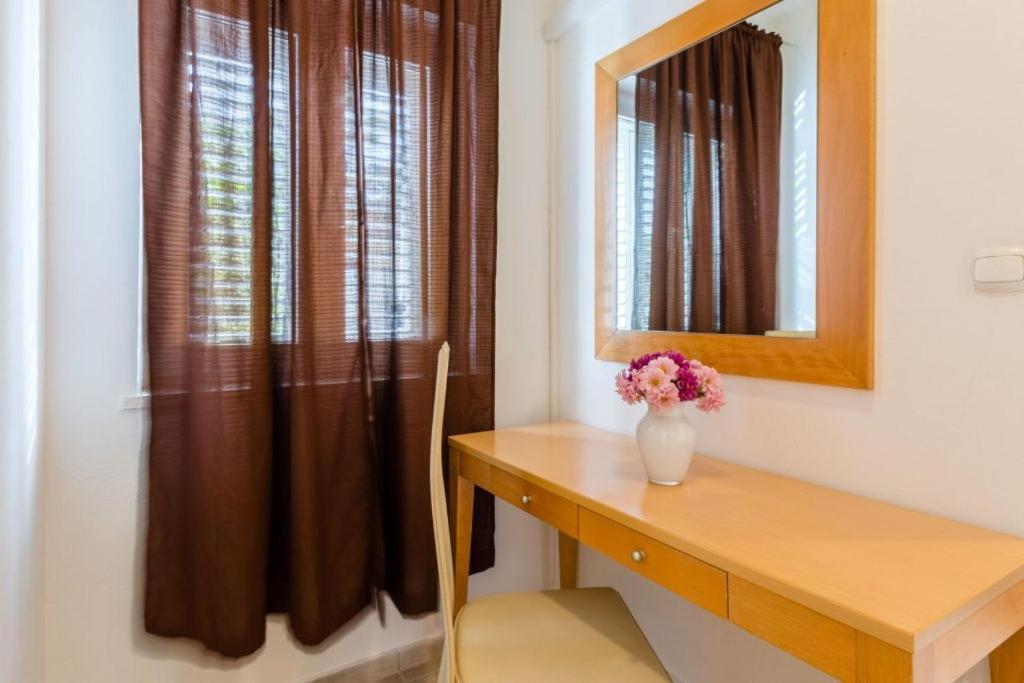 Apartments With A Parking Space Supetar, Brac - 16294 Kamer foto